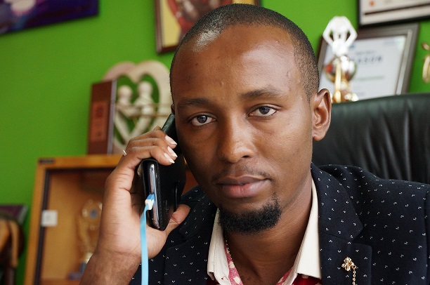 Briefcase entrepreneur finds niche in multi-million solar lighting opportunity