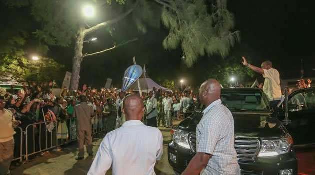 Uhuru launches Sh7.6bn street lighting project