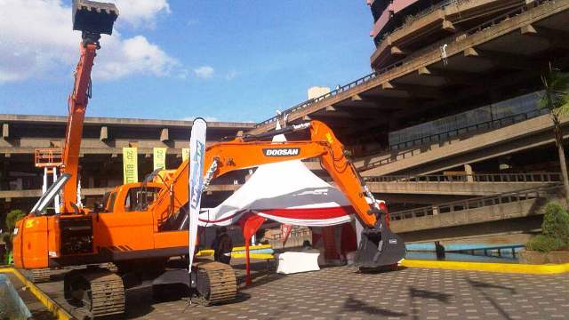 Building Expo attracts a record 350 manufacturing and distribution companies