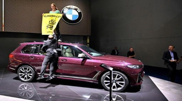 BMW profits plummet, sales slip in first quarter