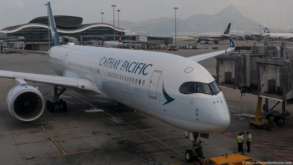 Cathay Pacific grounds planes after engine problem