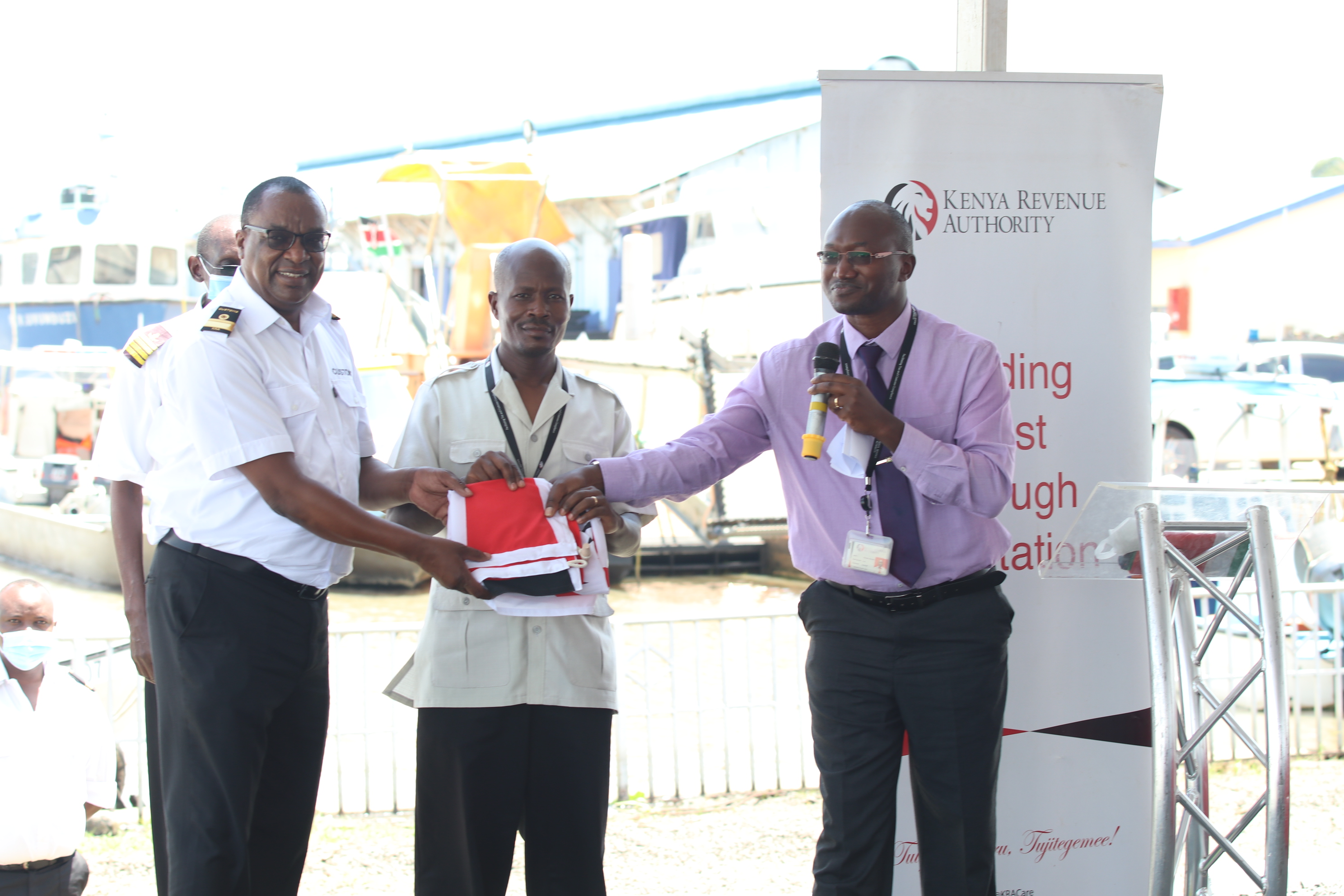 KRA enhance surveillance, combat illicit trade along Muhuru Bay