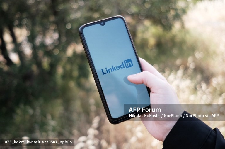 LinkedIn closes China service, cuts over 700 jobs