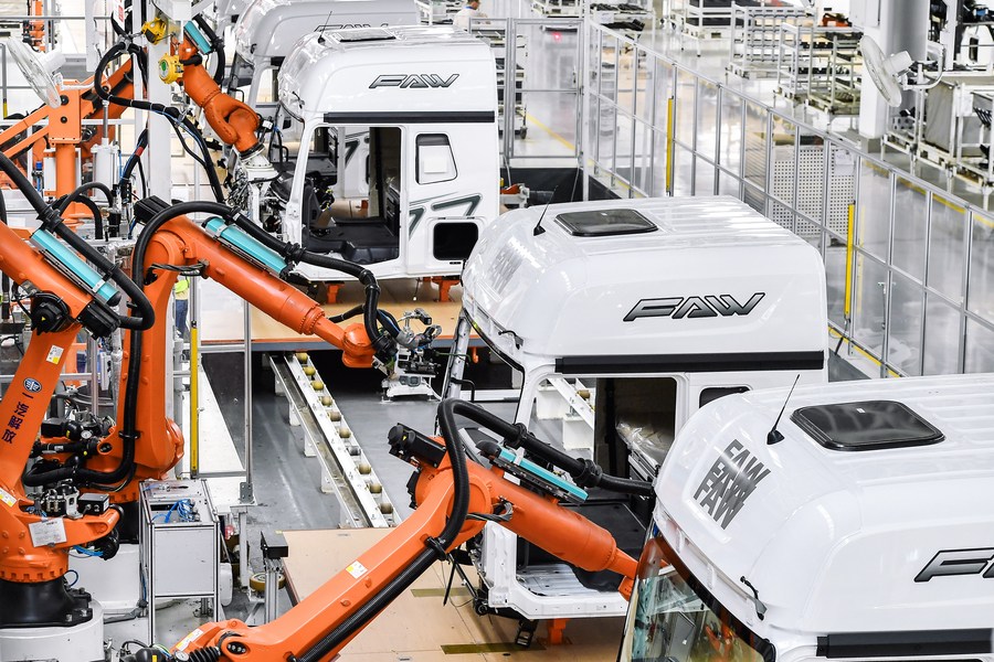 Ghanaian president commissions Chinese automobile assembly plant