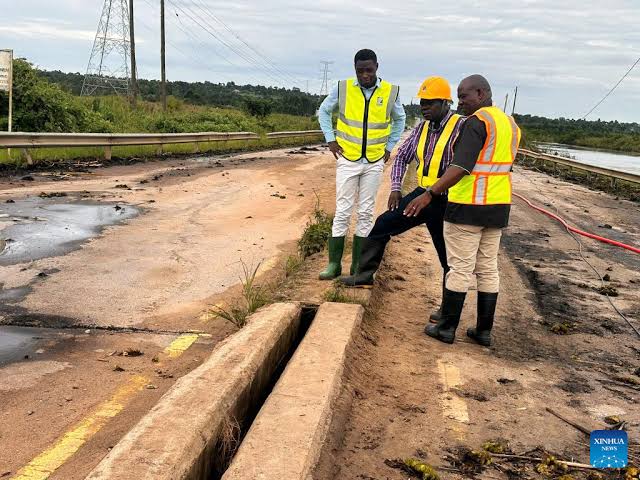 Uganda reopens key bridge renovated by Chinese contractor