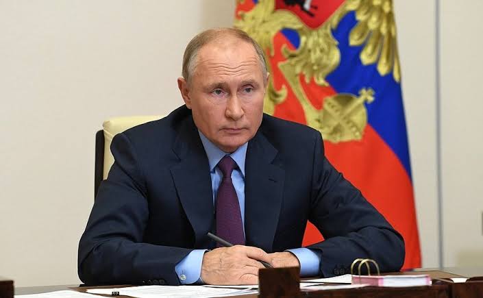 Putin extends ban on transactions with “unfriendly” foreigners’ stakes in companies