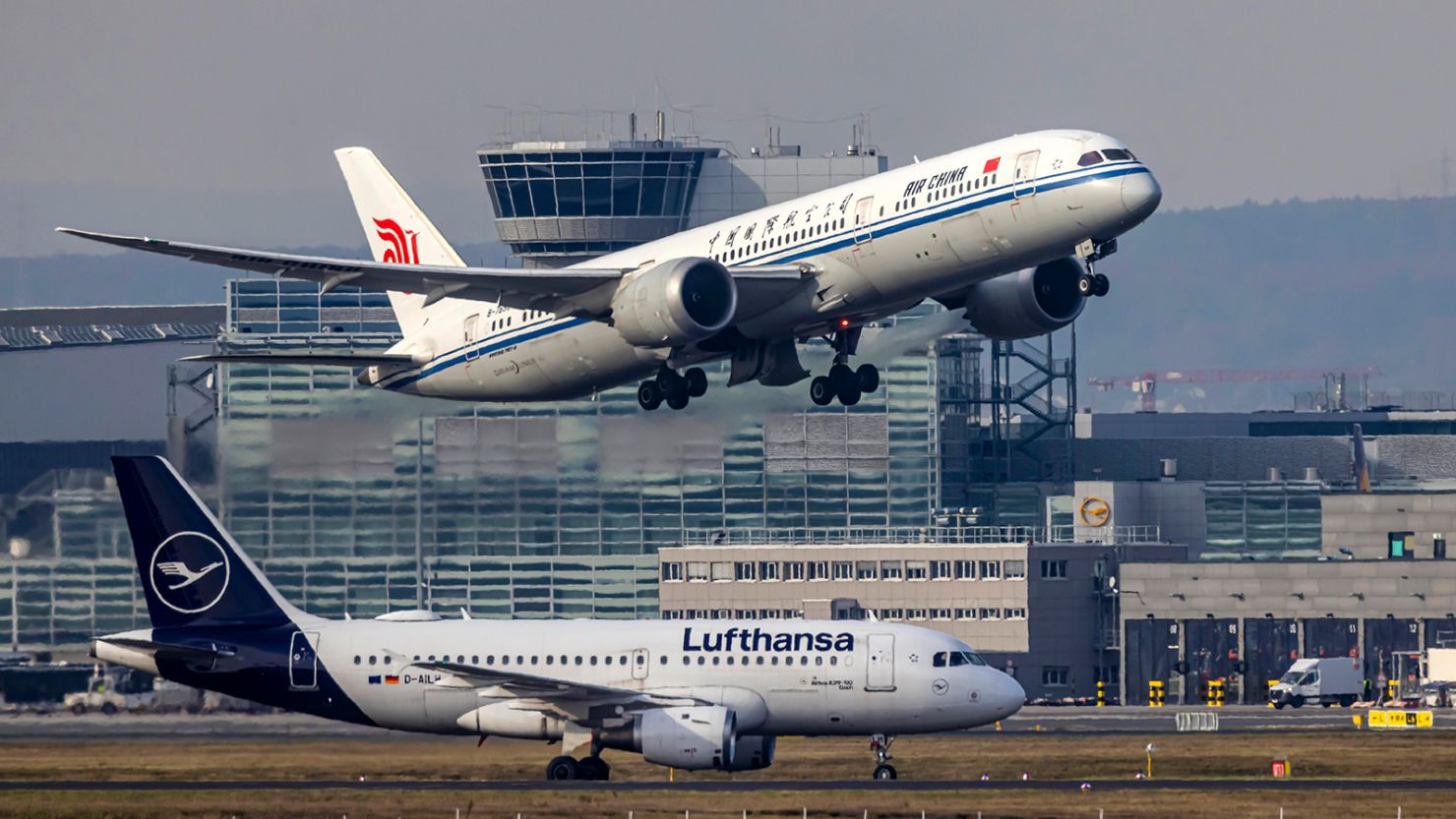 Ukraine mulls resuming air traffic from Kiev, Lviv: official