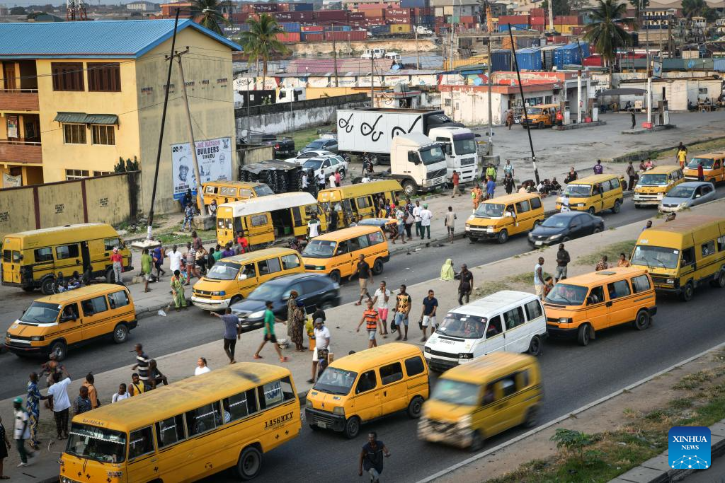 Nigerian government, labor unions agree on new minimum wage
