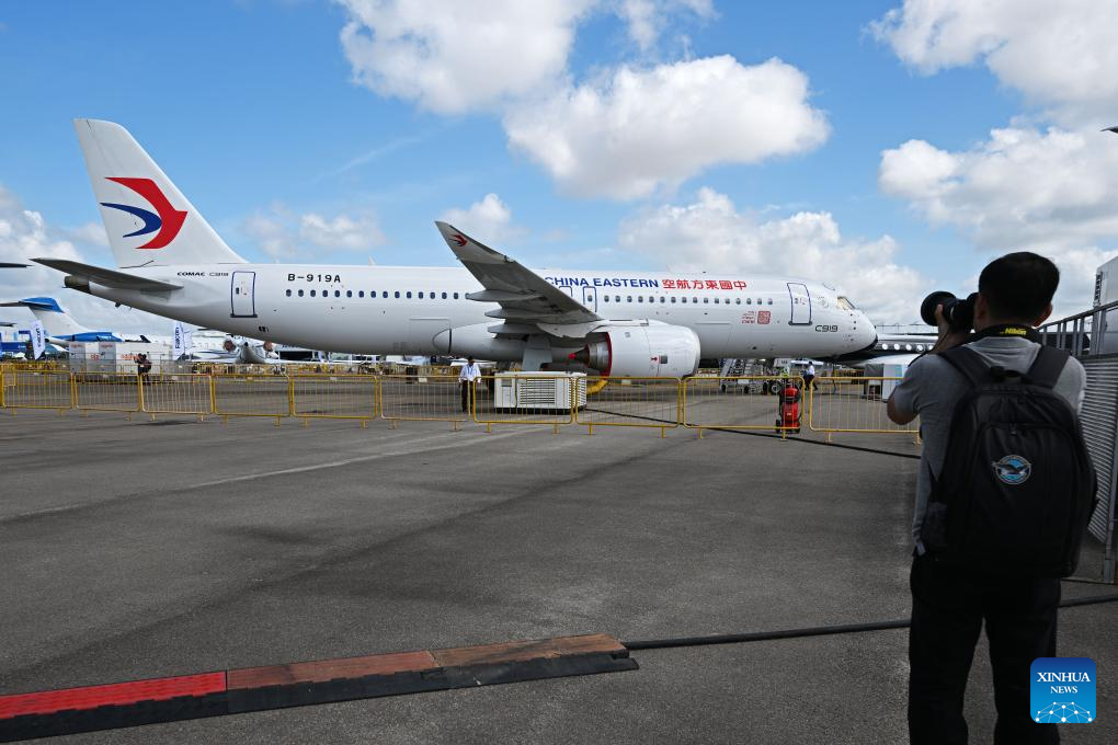 Airlines look to cut time spent on the tarmac