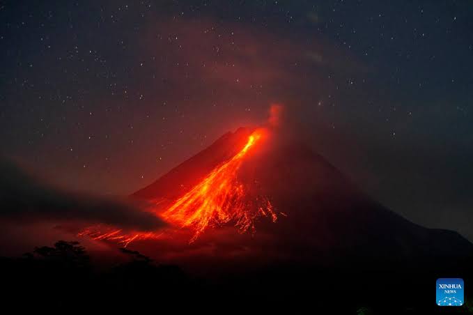 Bali flights cancelled due to dangerous volcanic ash