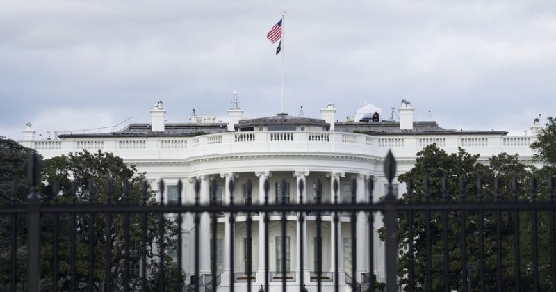 White House staff told not to place bets on prediction markets