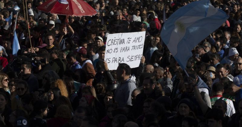 Argentine workers announce general strike for April 10