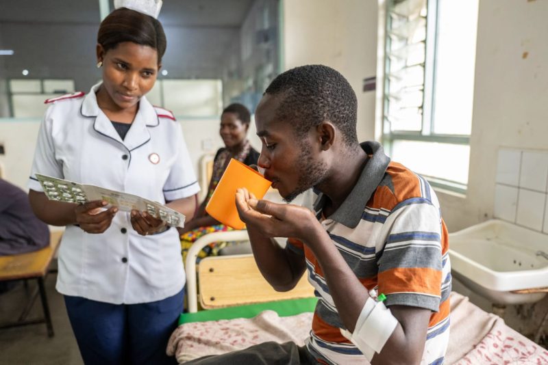 DNDi Wins Prestigious Hideyo Noguchi Africa Prize for Medical Services