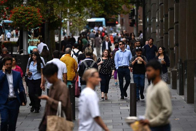 UK unemployment rate rises to 5.1%