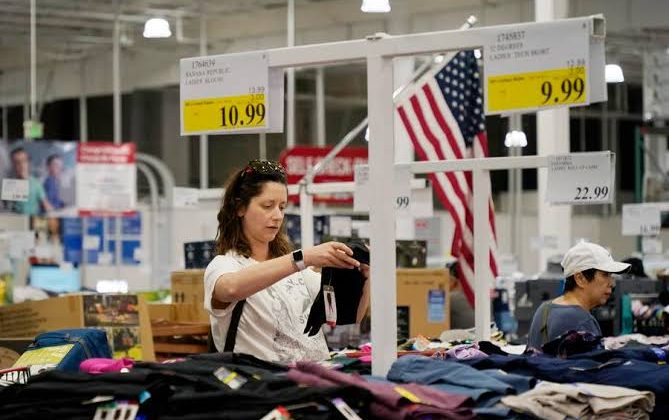 US unemployment rose in November to a four-year high