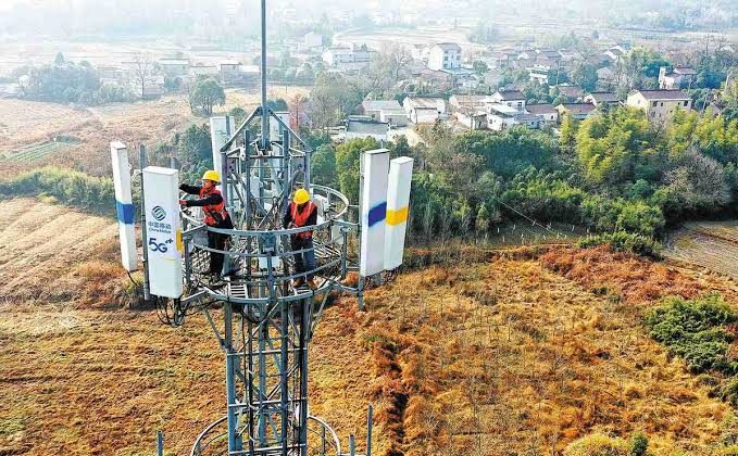 Huawei, Safaricom launch low-cost internet service in Kenya