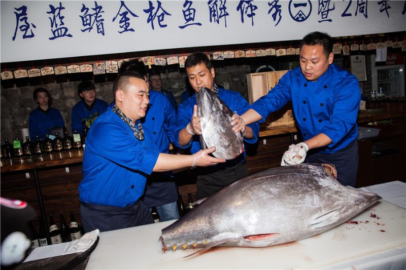 Bluefin tuna fetches record $3.2m at Tokyo auction