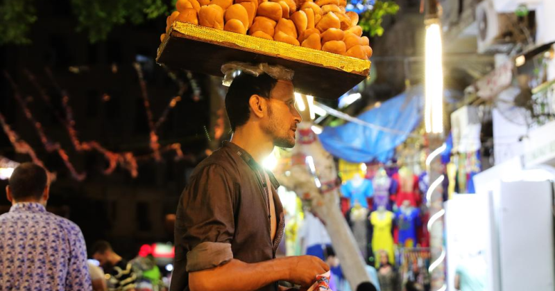Egyptians flock to gov’t-backed Ramadan fairs for relief amid cooling inflation