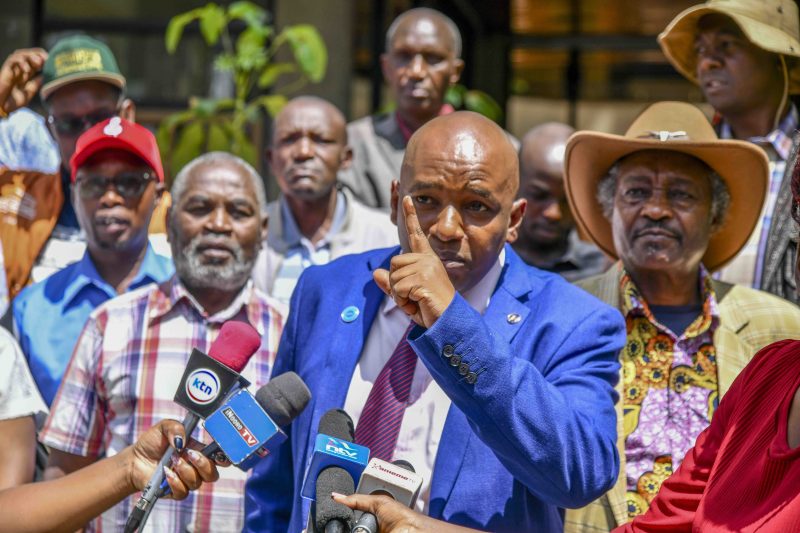 Traders urge Senate to halt Tobacco Bill, threaten legal action