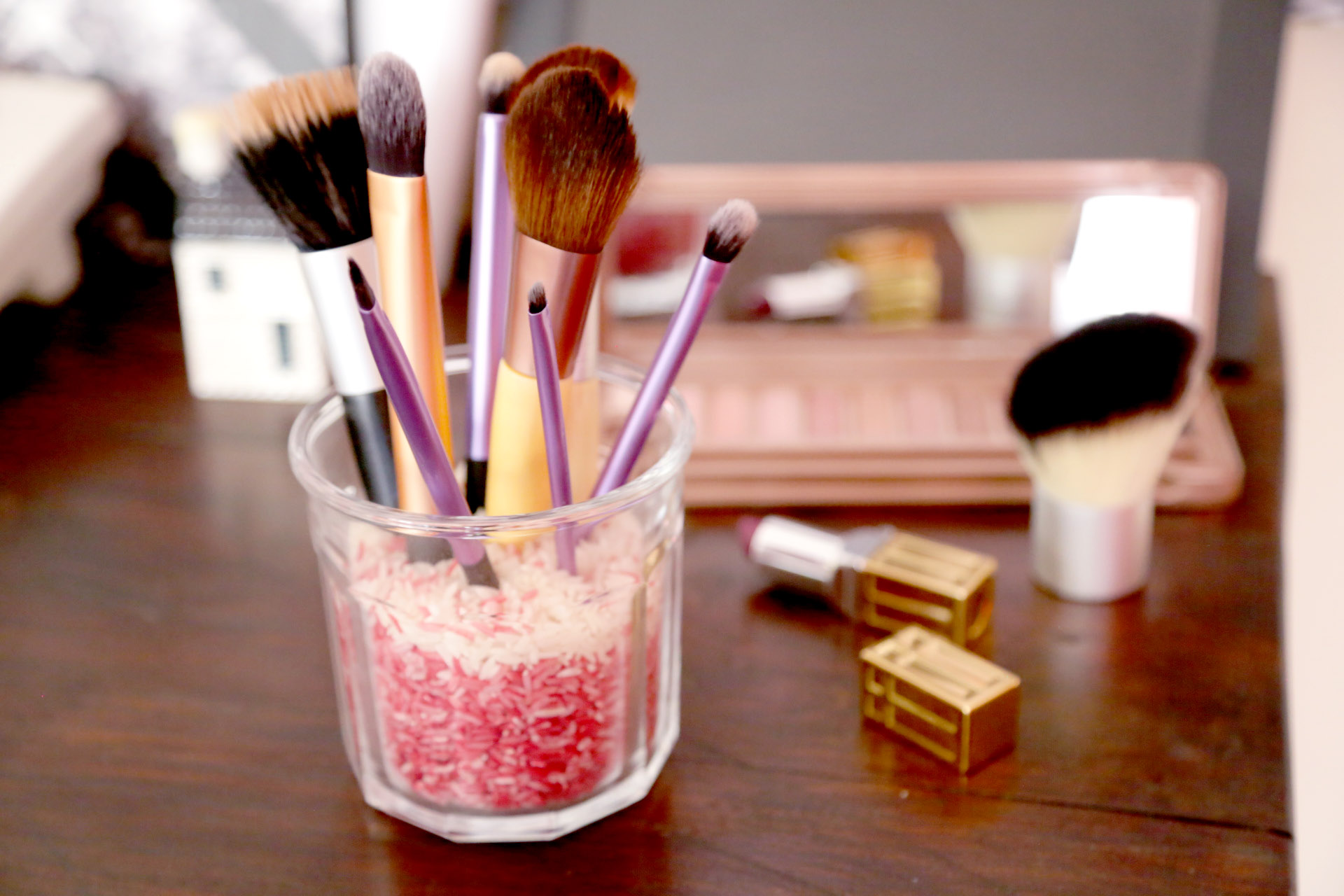 Tippy Tuesday - Storing makeup brushes