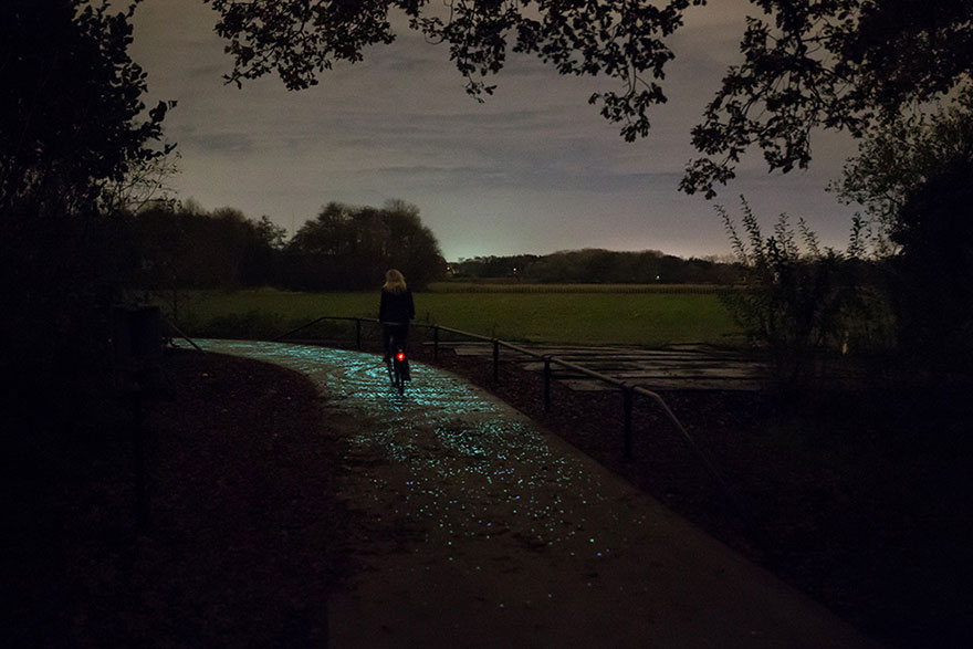 Glowing bike path 4