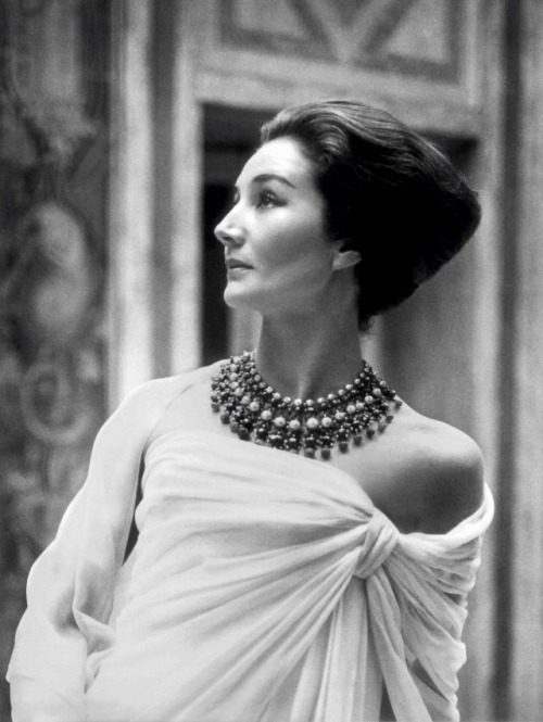 Fashion muse Jacqueline de Ribes