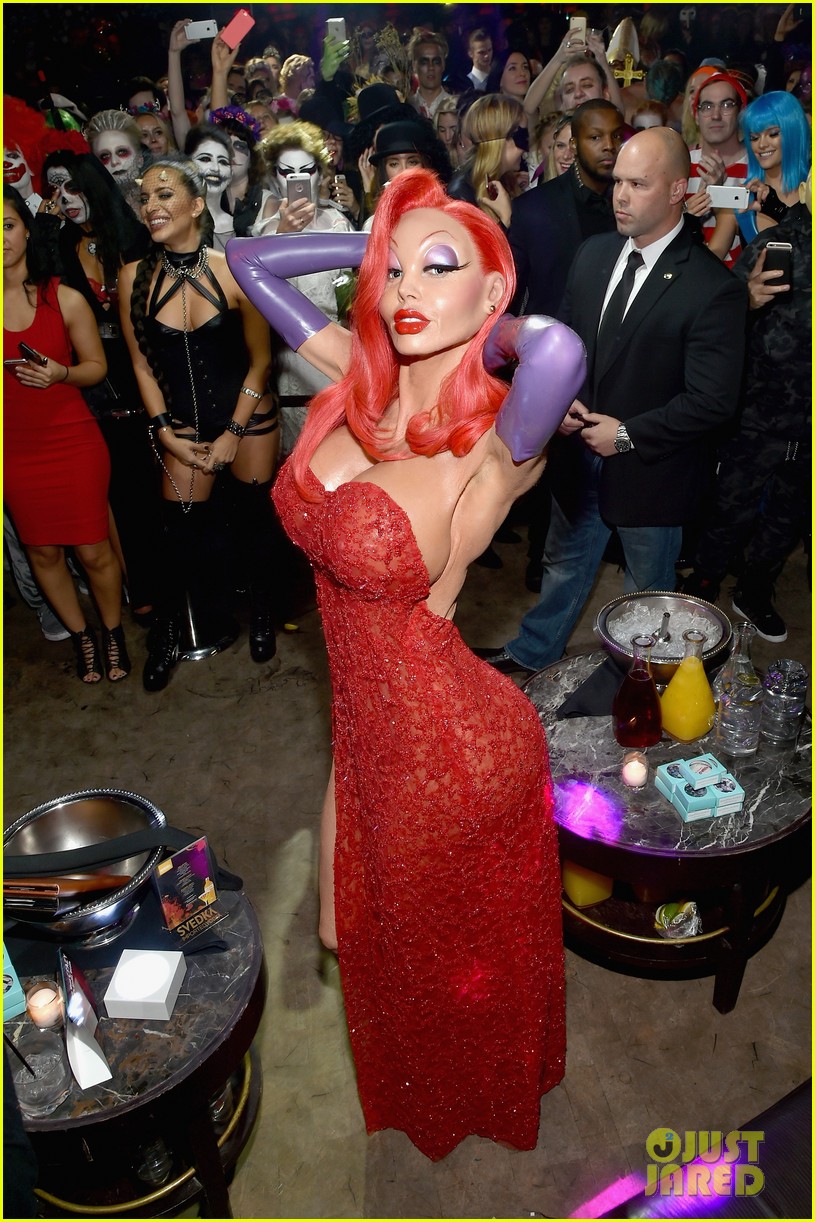 NEW YORK, NY - OCTOBER 31: Heidi Klum attends the Heidi Klum's 16th Annual Halloween Party sponsored by GSN's Hellevator And SVEDKA Vodka At LAVO New York on October 31, 2015 in New York City. (Photo by Mike Coppola/Getty Images for Heidi Klum)