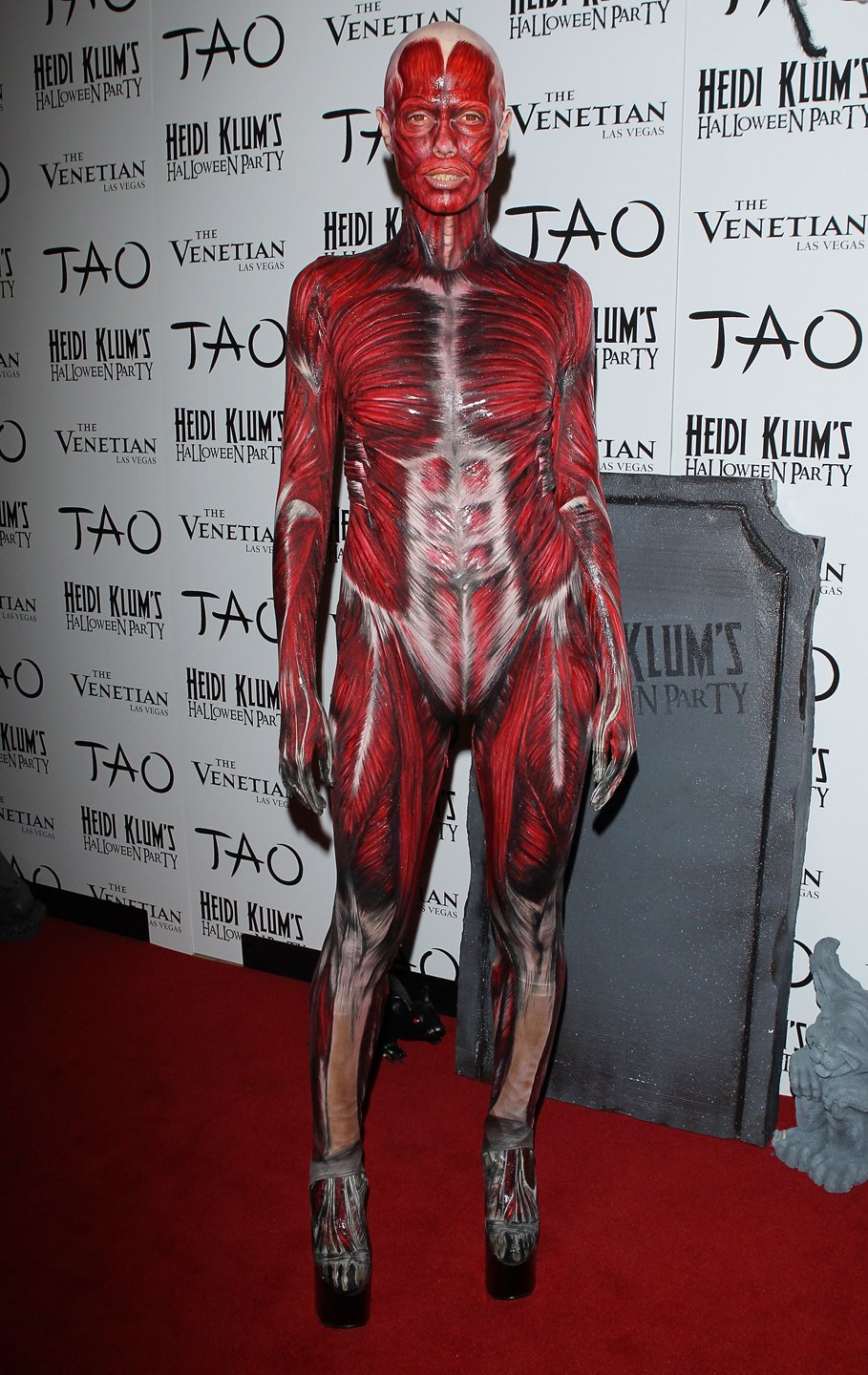 Heidi Klum Halloween - Skeleton