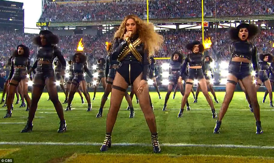 BEYONCE-SUPERBOWL