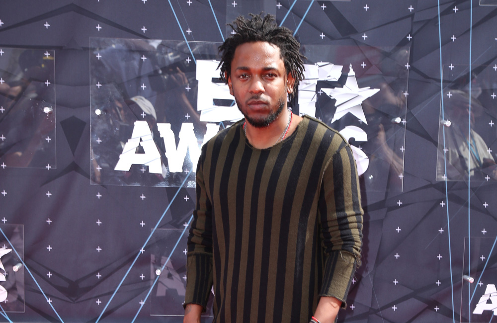 Arrival at the 2015 BET Awards in Los Angeles, California. Pictured: Kendrick Lamar Ref: SPL1066766  290615   Picture by: @Parisa/Splash News Splash News and Pictures Los Angeles:310-821-2666 New York:	212-619-2666 London:	870-934-2666 photodesk@splashnews.com 