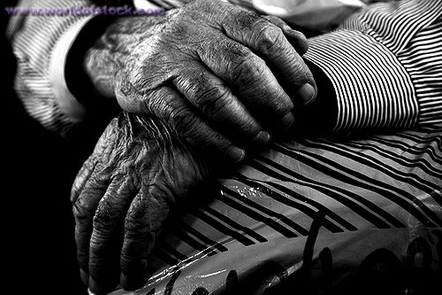 old-man-hands