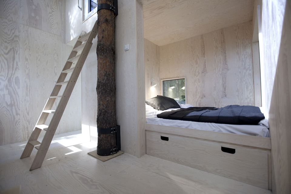 travel treehouse 349_mirror_cube_interior_8a