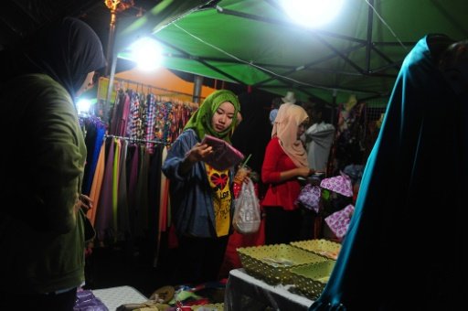 Plastic clothing