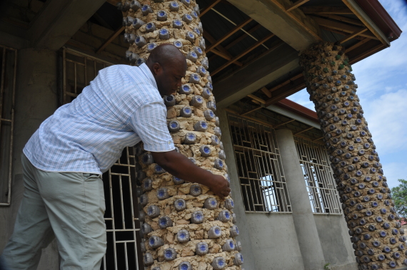 Architect builds community library with 45,000 recycled plastic bottles