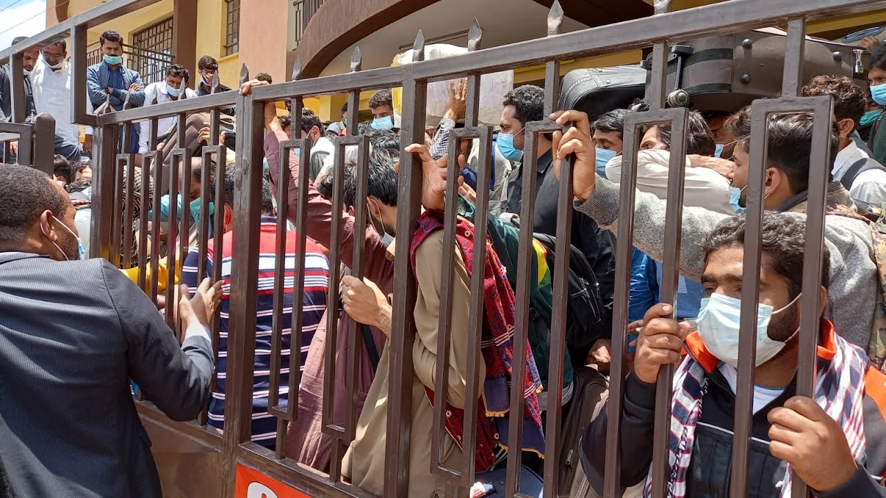 Govt launches crackdown against transiting Pakistanis amid an outcry