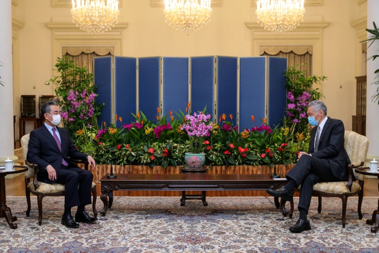 Chinese FM visits Singapore in pushback against US