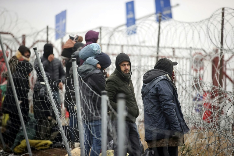 EU readies Belarus sanctions over migrant crisis