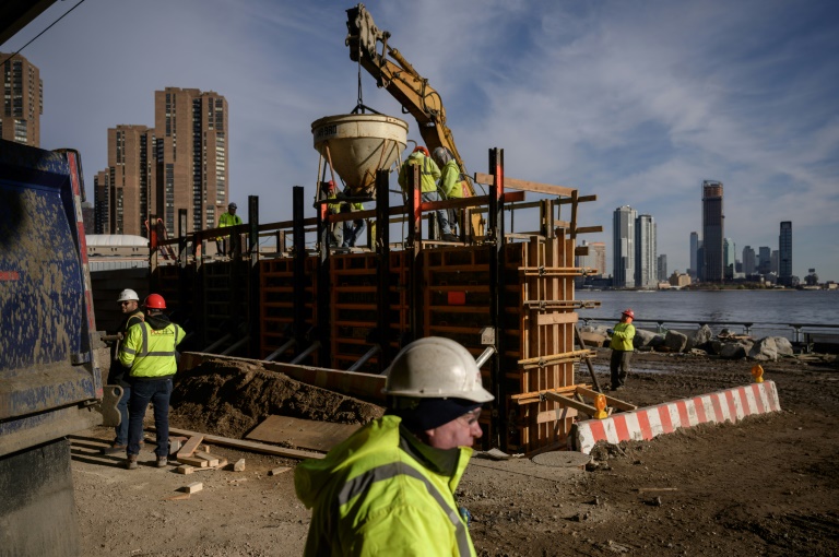 Vulnerable to climate change, New York constructs seawall