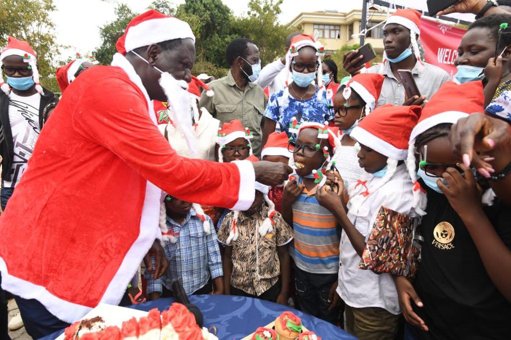 Raila’s Christmas fun day out with children in Kisumu