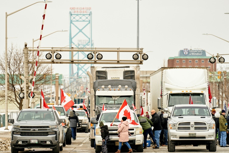 Canada truckers extend border blockade, fuel copycats abroad