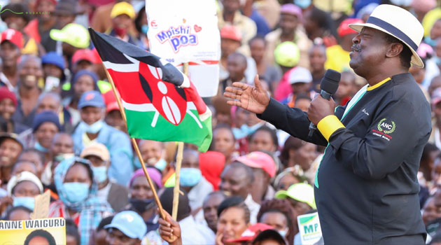 ‘He’s extremely heavy!’ Mudavadi labels Raila an unbearable political burden