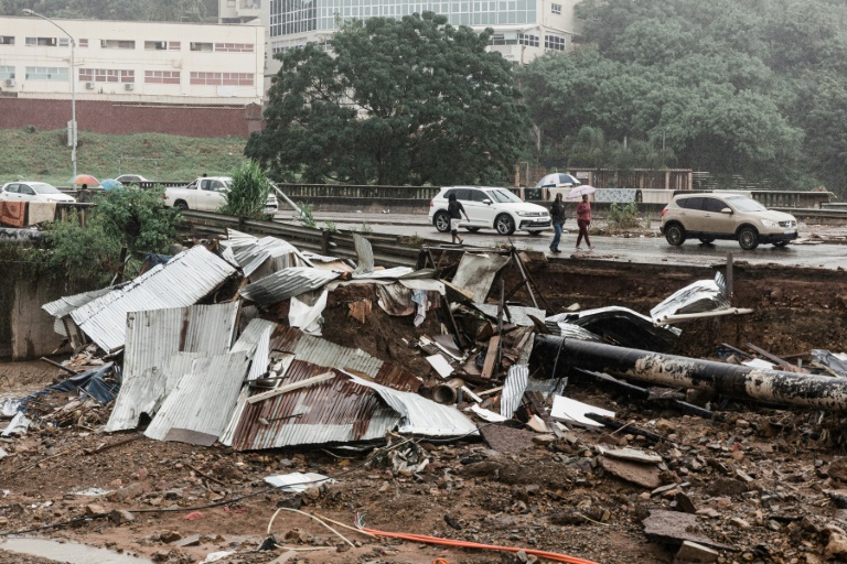 S. Africa ministers to the front as flood effort stutters