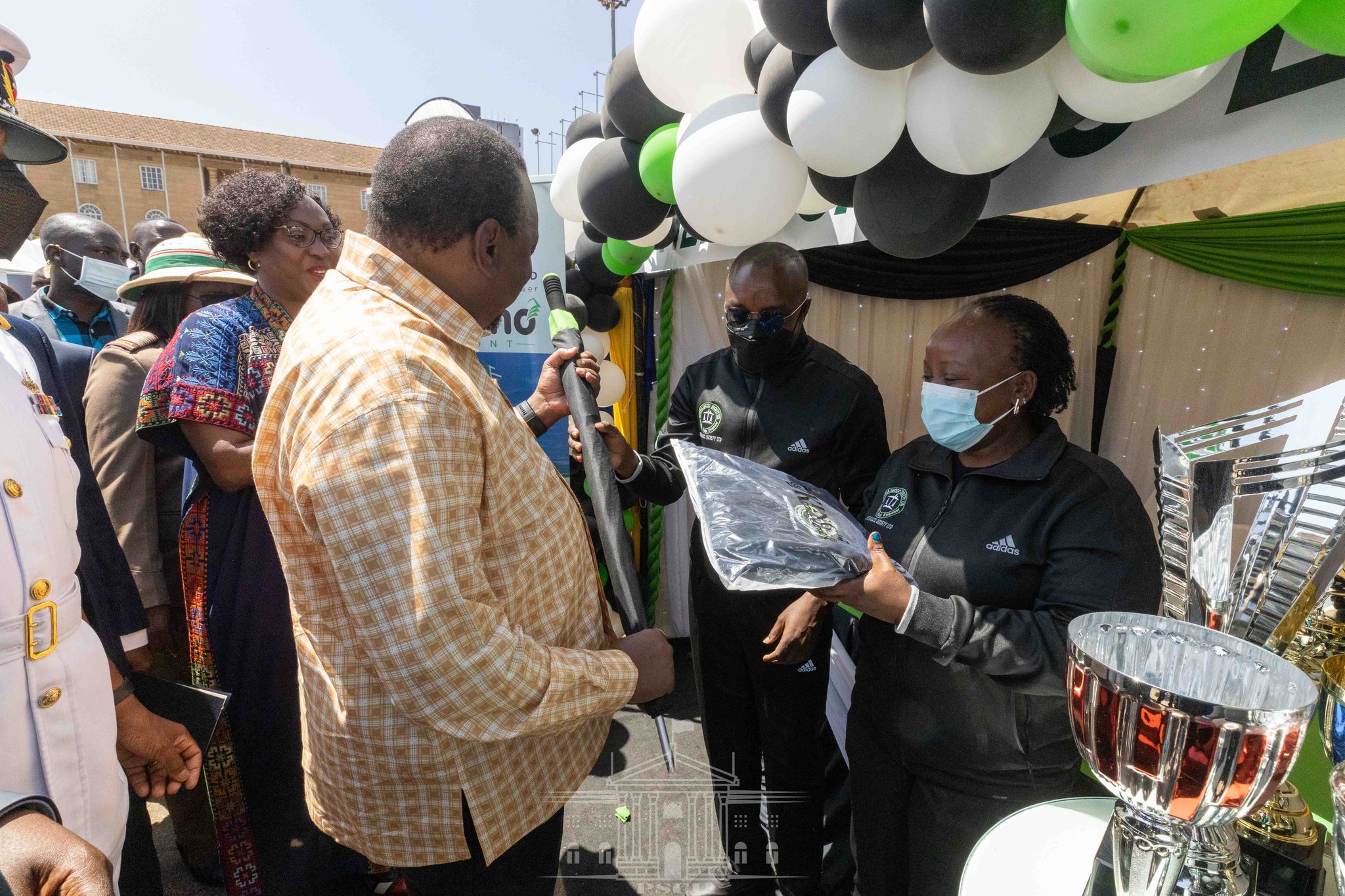 Uhuru to Ruto: You’re a failure, stop giving empty promises