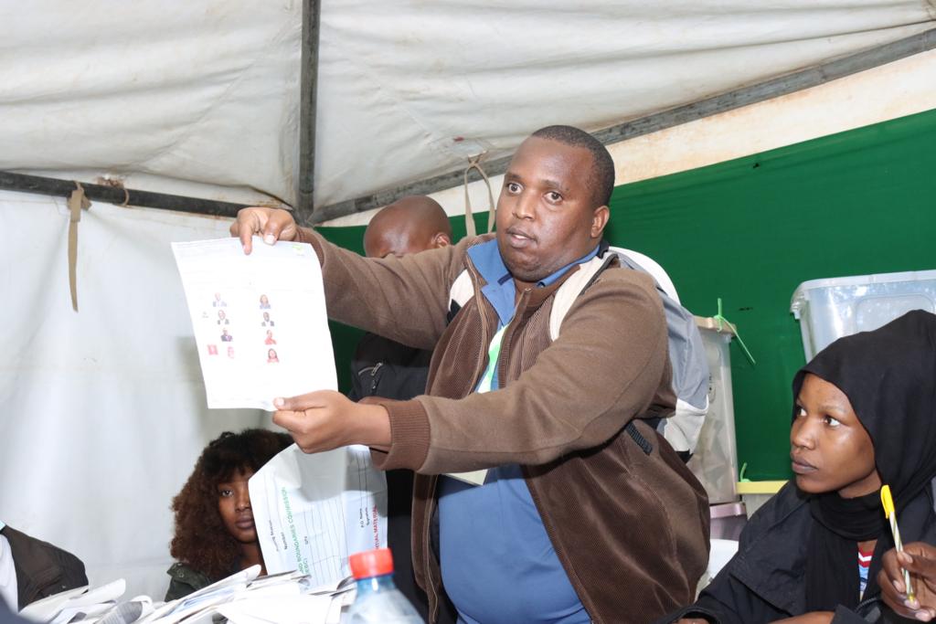 Vote counting kicks off in Kenya after day-long polls