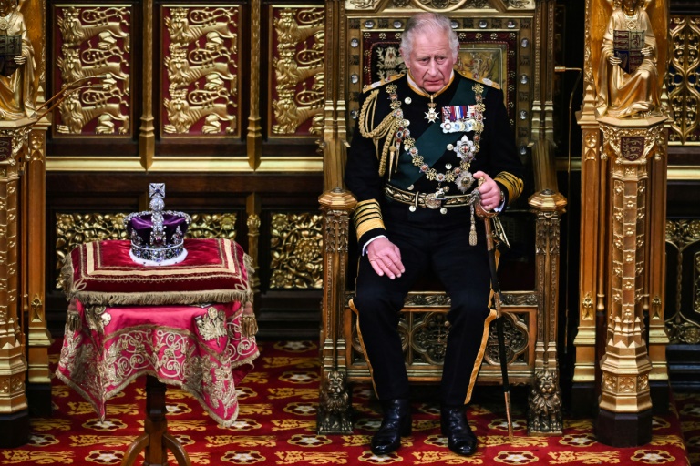 The queen’s last hours as family dashed to deathbed