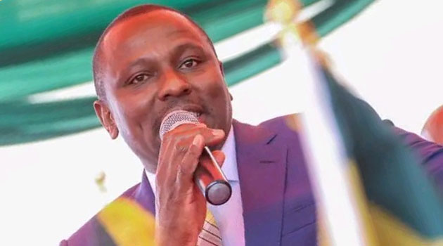 ‘Surrender illegal arms’: Ichung’wah takes on Uhuru after Friday outburst
