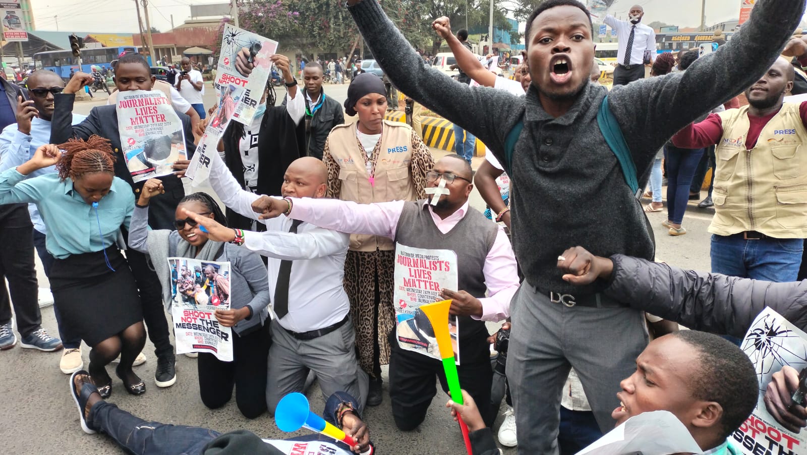 Journalists hold demonstrations against police brutality