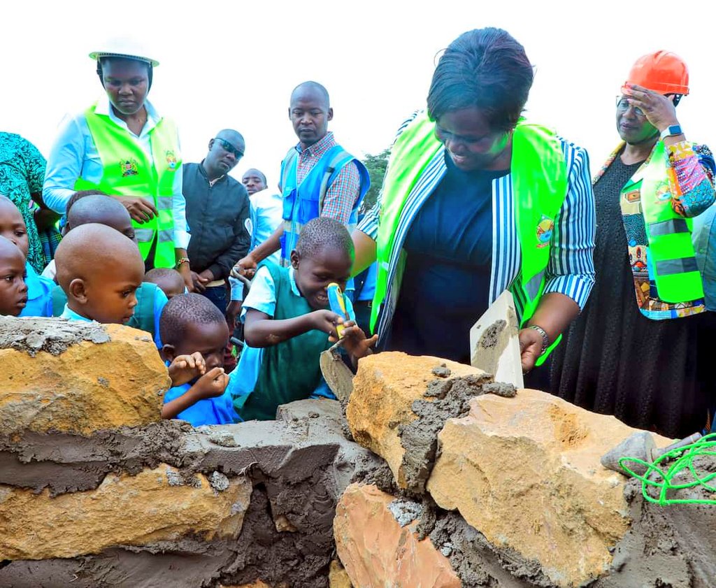 Governor Wanga launches new initiative to modernize classrooms in Homa Bay