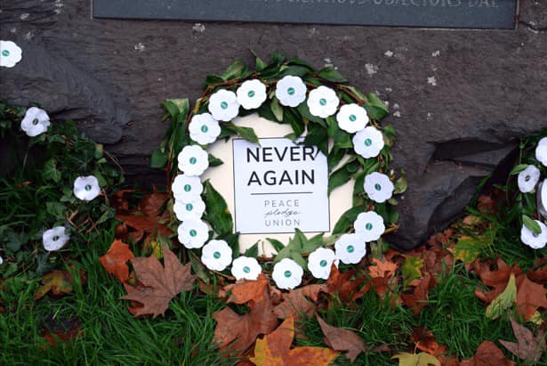 WWII veterans join King for Remembrance ceremony at Cenotaph