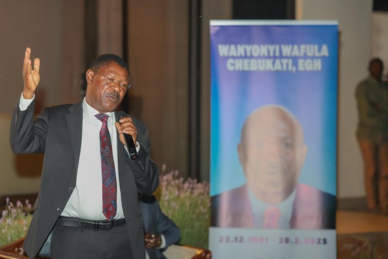 Wetangula leads MPs in paying tributes to Chebukati t his Nairobi home
